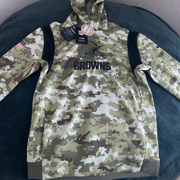 Men's Cleveland Browns Nike Camo Salute To Service Therma Performance pullover - Picture 3 of 3